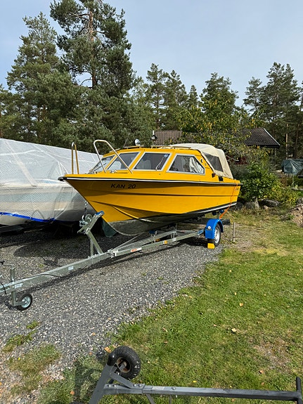 Uttern 520 HT (ny motor 2001, nytt 80km/h släp) 3 of 4