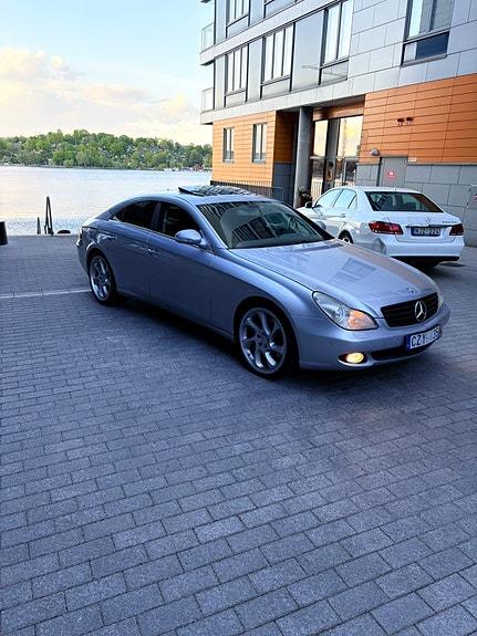 Mercedes-Benz CLS350 3 of 10
