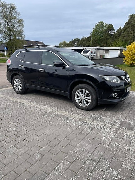 Nissan X-Trail 2 of 9