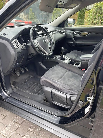 Nissan X-Trail 5 of 9