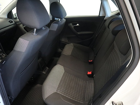 Volkswagen Polo 8 of 14