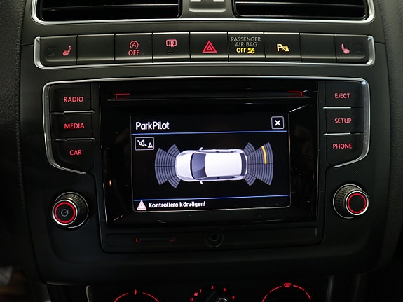 Volkswagen Polo 10 of 14