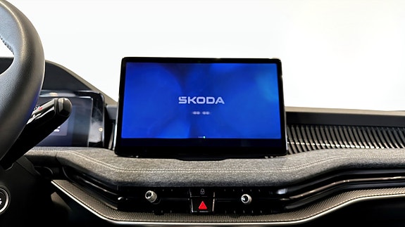 Skoda Superb 9 of 14