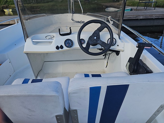 Ryds 475 GT, Evinrude 50hk 4 of 5