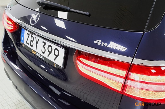Mercedes-Benz E220 27 of 27
