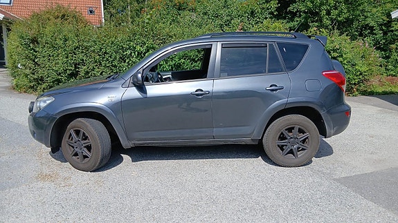 Toyota RAV4 12 of 13