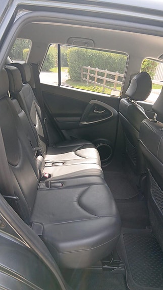 Toyota RAV4 8 of 13