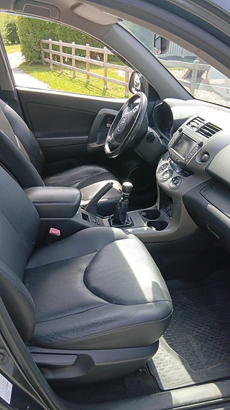 Toyota RAV4 5 of 13