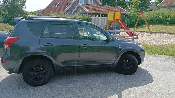 Toyota RAV4 9 of 13