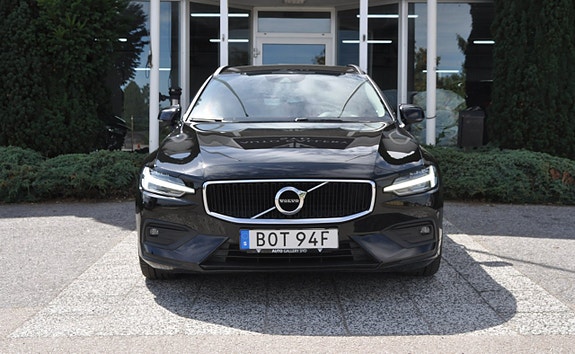 Volvo V60 2 of 16