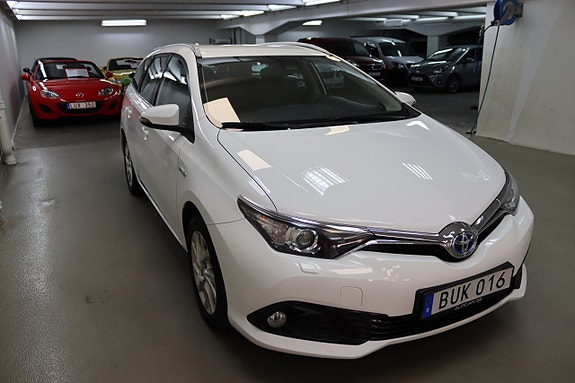 Toyota Auris 4 of 17