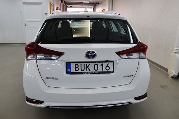 Toyota Auris 6 of 17