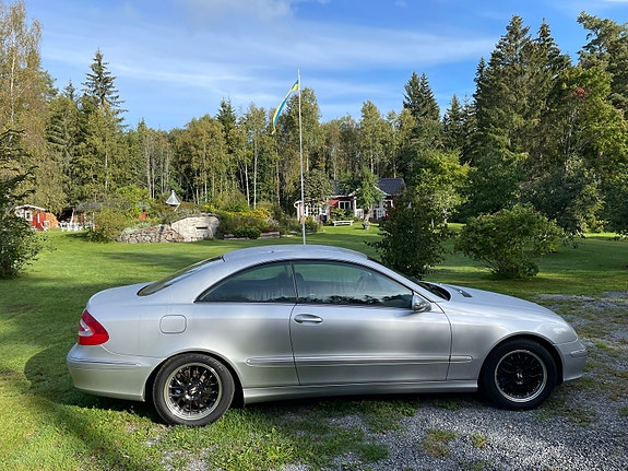 Mercedes-Benz CLK200 6 of 8
