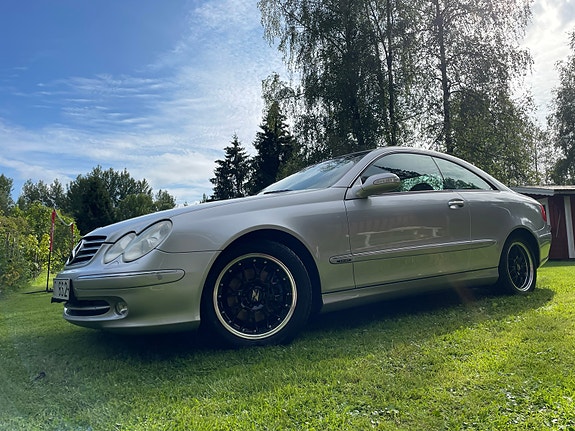 Mercedes-Benz CLK200 2 of 8