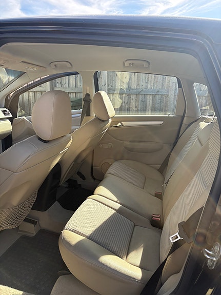 Mercedes-Benz B200 7 of 10