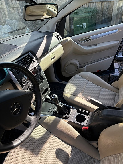 Mercedes-Benz B200 6 of 10