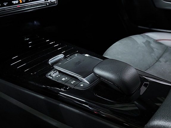Mercedes-Benz CLA200 d 14 of 17