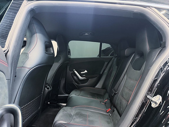 Mercedes-Benz CLA200 d 16 of 17