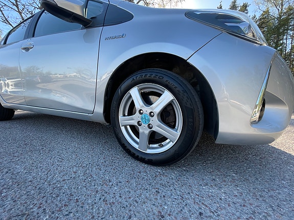 Toyota Yaris 9 of 9