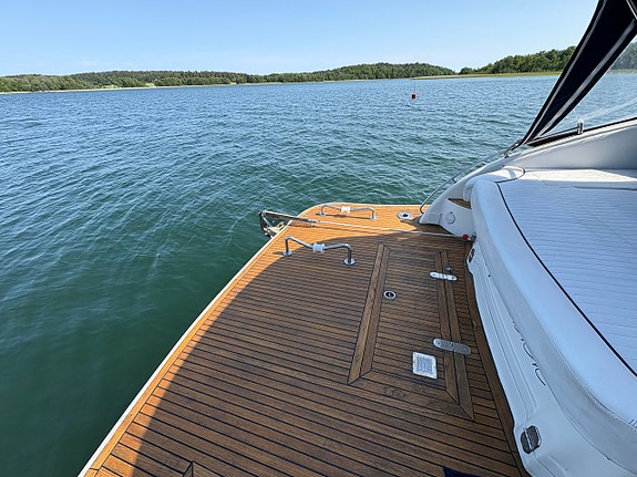 Bavaria 330 Sport - 2x Volvo Penta KAD43 11 of 22