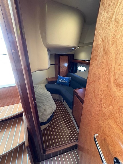 Bavaria 330 Sport - 2x Volvo Penta KAD43 16 of 22