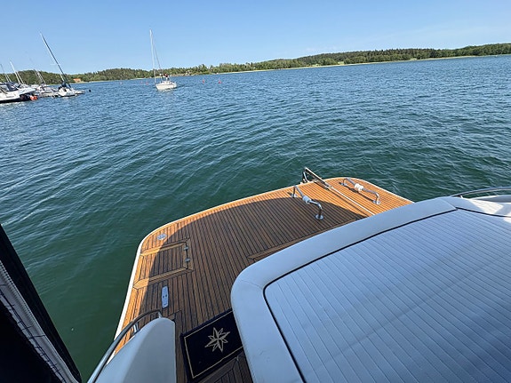 Bavaria 330 Sport - 2x Volvo Penta KAD43 21 of 22