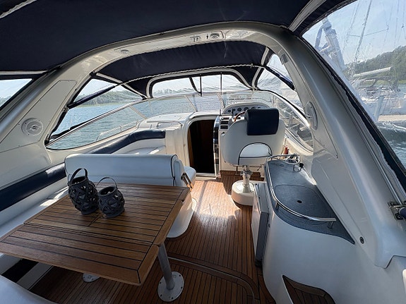 Bavaria 330 Sport - 2x Volvo Penta KAD43 6 of 22