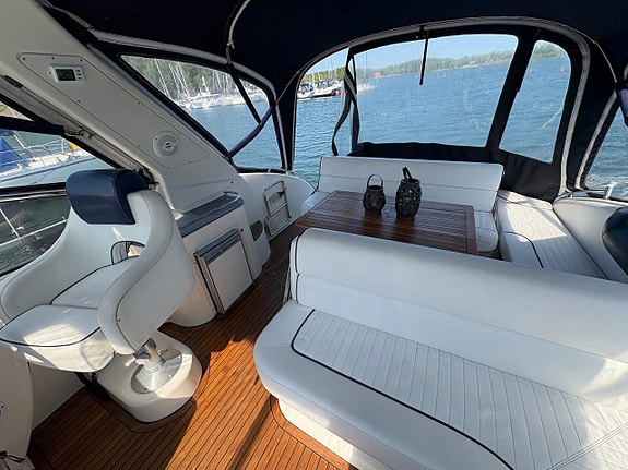 Bavaria 330 Sport - 2x Volvo Penta KAD43 7 of 22