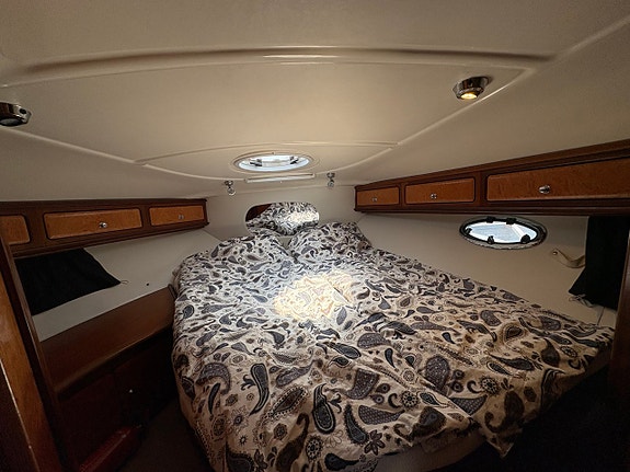 Bavaria 330 Sport - 2x Volvo Penta KAD43 18 of 22