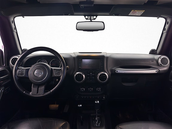 Jeep Wrangler Unlimited 13 of 28
