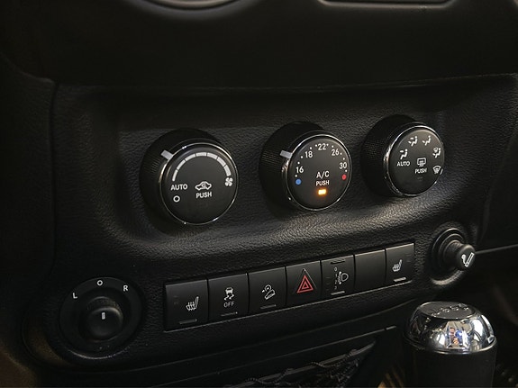 Jeep Wrangler Unlimited 23 of 28