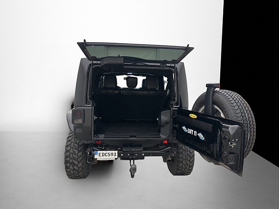 Jeep Wrangler Unlimited 17 of 28