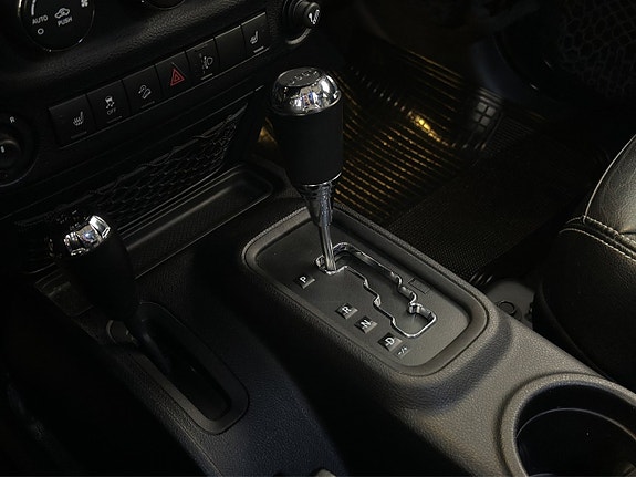 Jeep Wrangler Unlimited 24 of 28