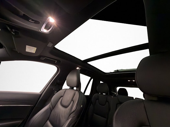 Volvo XC90 13 of 30