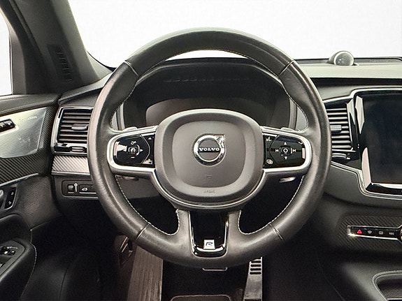 Volvo XC90 18 of 30