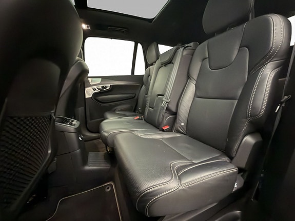 Volvo XC90 16 of 30