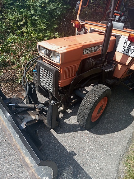Kubota L245DT 2 of 6