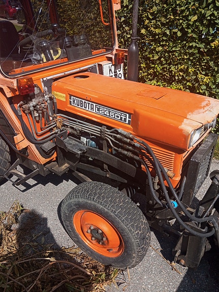 Kubota L245DT 4 of 6