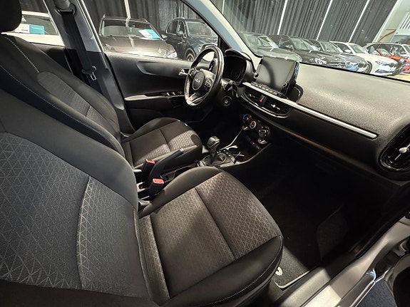 Kia Picanto 7 of 17