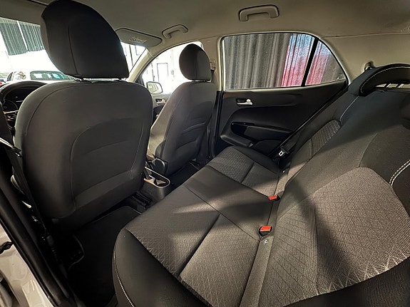 Kia Picanto 6 of 17