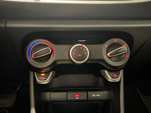 Kia Picanto 13 of 17