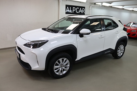 Toyota Yaris Cross 2 of 18