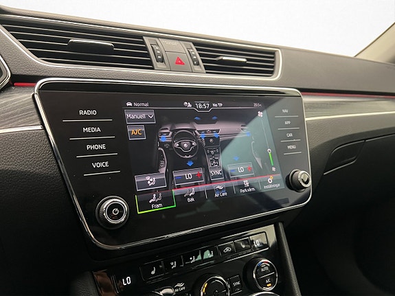 Skoda Superb 18 of 30