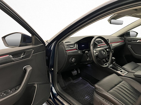 Skoda Superb 13 of 30