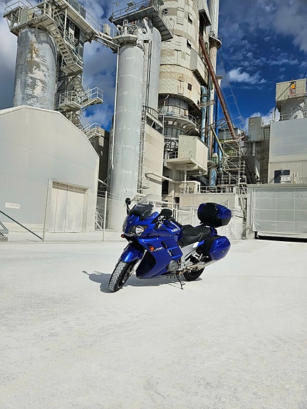 Yamaha FJR1300 2 of 4