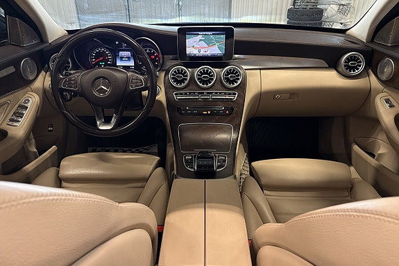 Mercedes-Benz C180 16 of 25