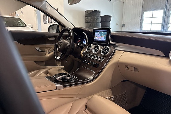 Mercedes-Benz C180 18 of 25