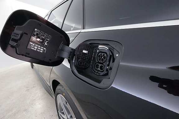 Mercedes-Benz C300 e 15 of 23