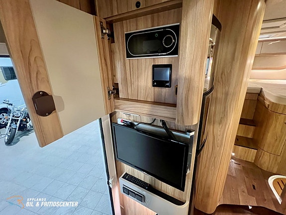 Hymer B 678 CL Ambition ALDE / Automat/ 4400kg 9 of 19