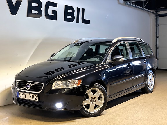 Volvo V50 2 of 14